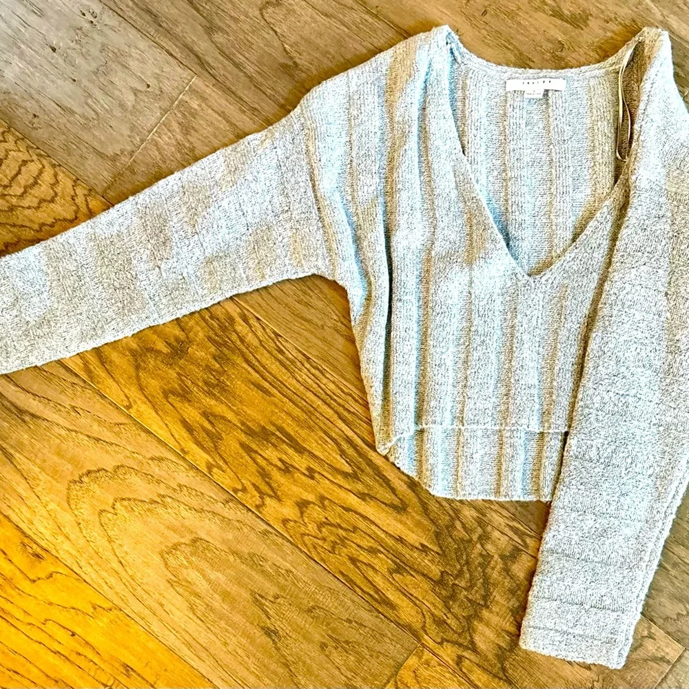 Top - Picture 2 of 2